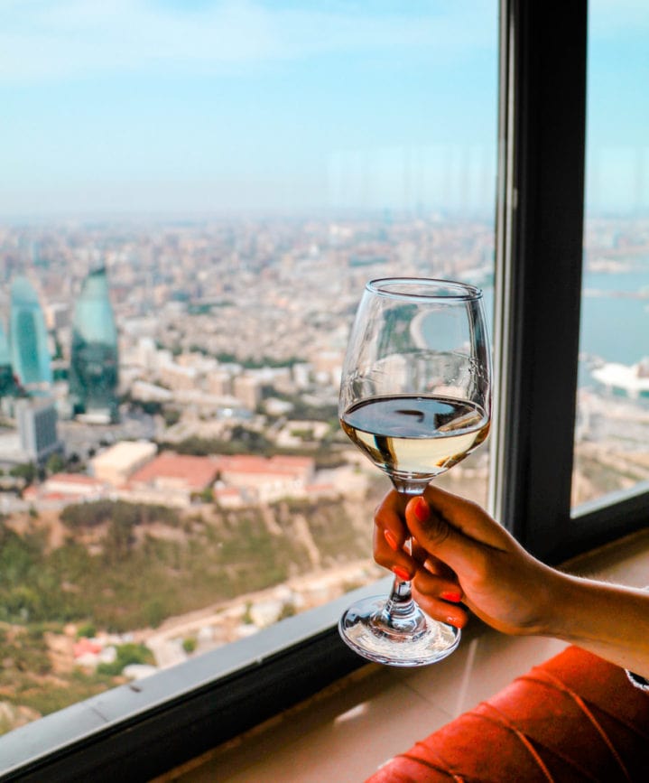 Baku Aserbaidschan Sehenswuerdigkeiten restaurante telequilla