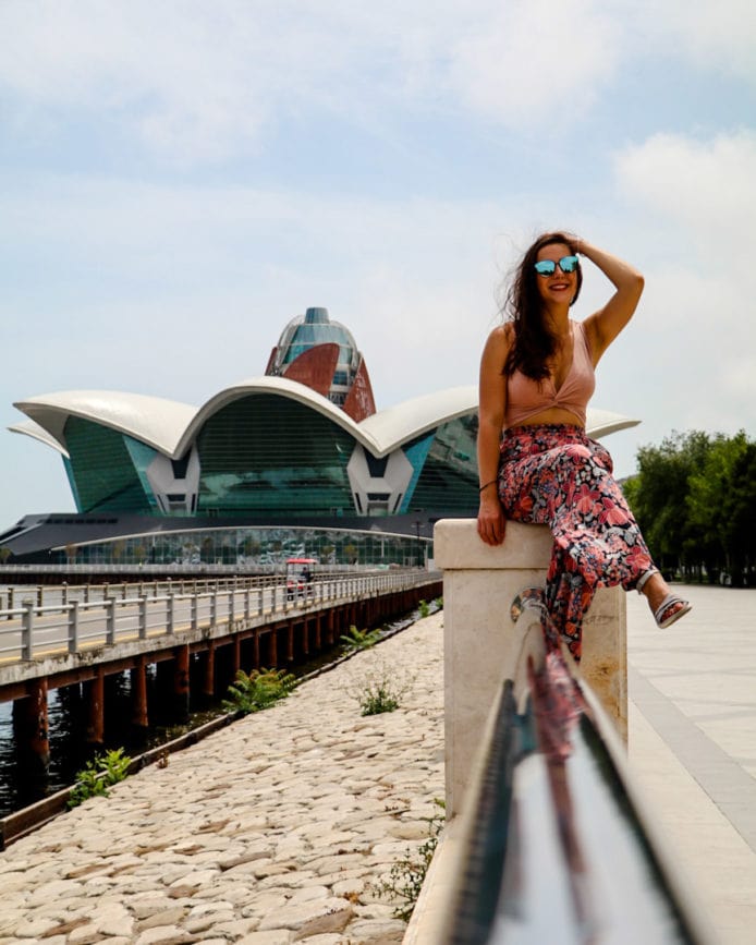 Baku Aserbaidschan Sehenswuerdigkeiten waterfront mall