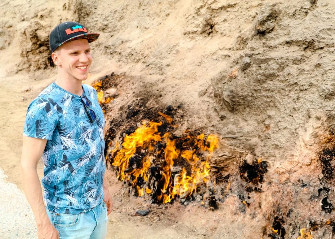 Baku Aserbaidschan Sehenswuerdigkeiten yanar dag brennender berg