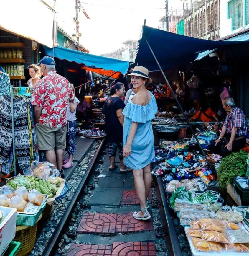 Bangkok Maeklong Train Market 2