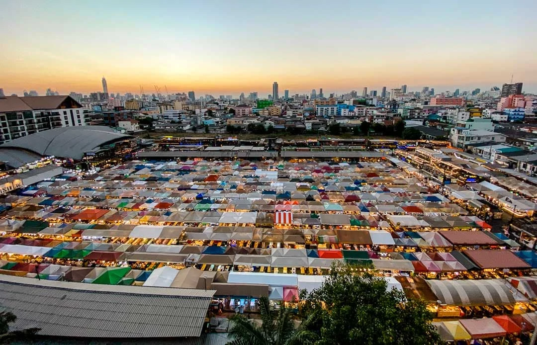 bangkok ratchada train market 3