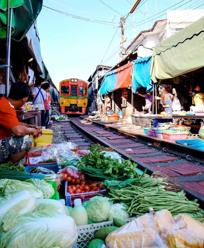 thailand maeklong zugmarkt