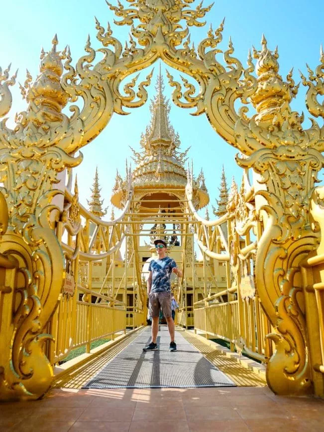 chiang rai white temple 4