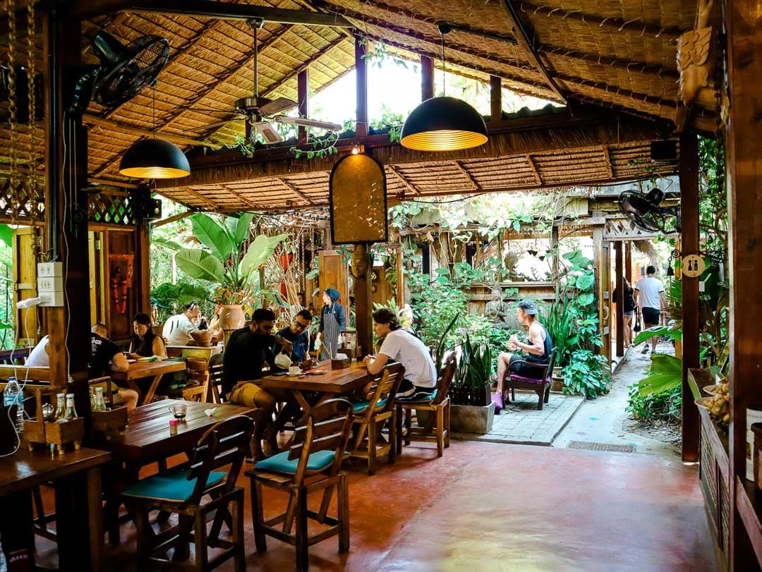 pai essen Om Garden Cafe