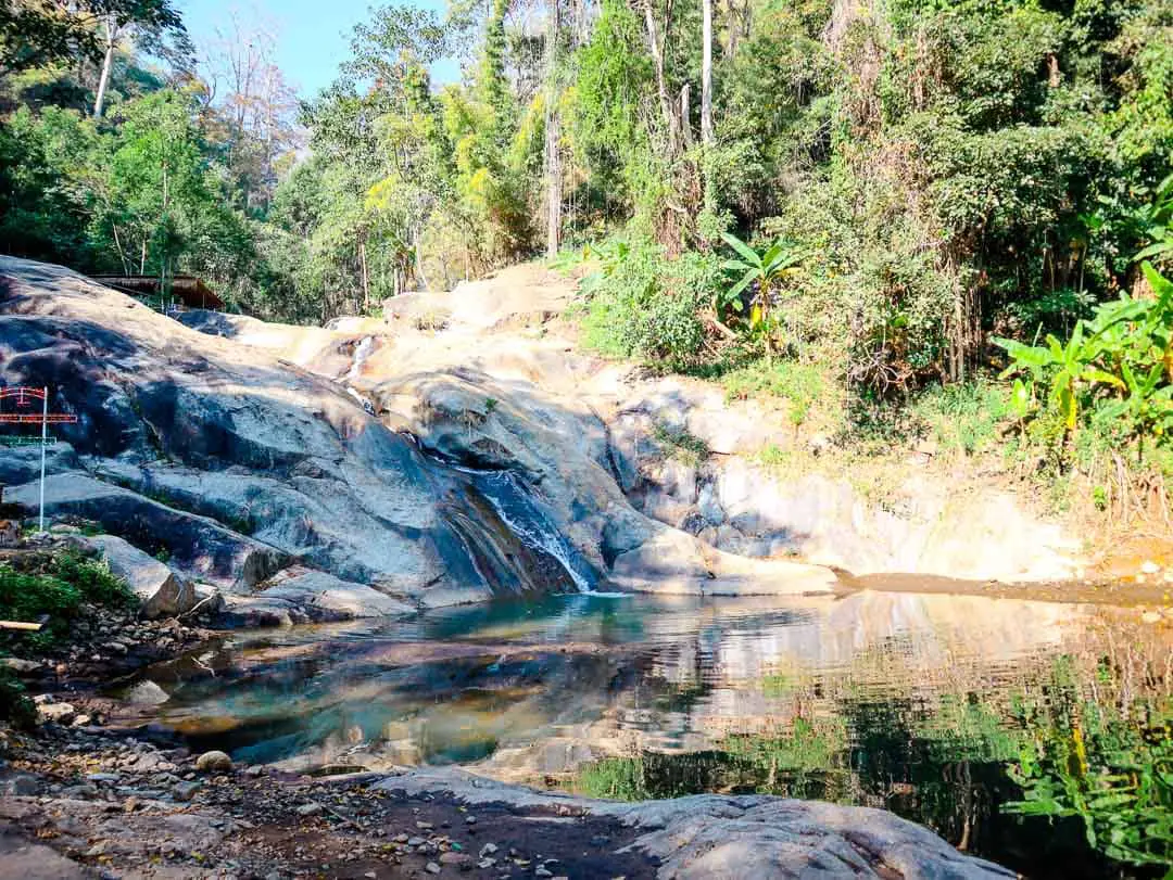 pai mo paeng waterfall