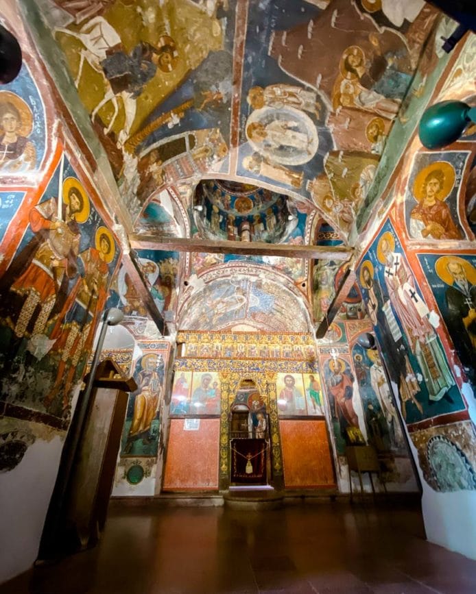 troodos gebirge scheunendachkirche agios nikolaos tis stegis innen