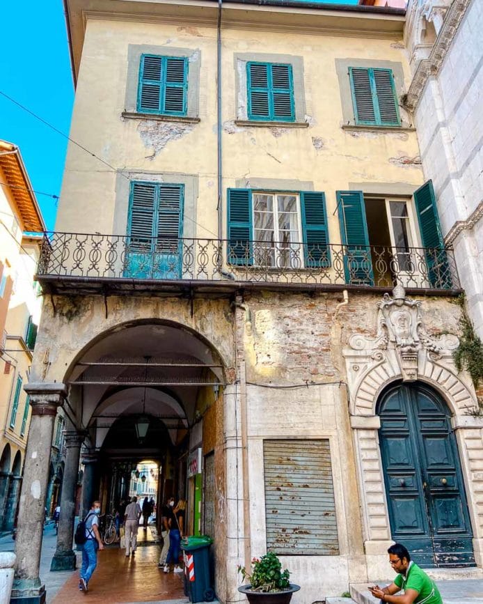 Heruntergekommenes Haus pisa