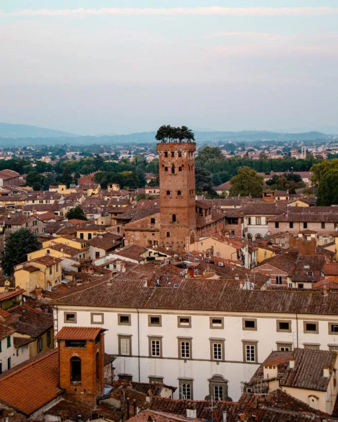 Torre Delle Ore Lucca