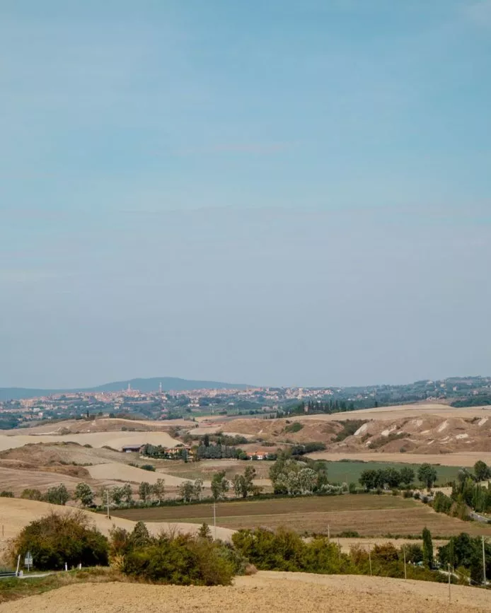 val d'orcia Siena im Hintergrund
