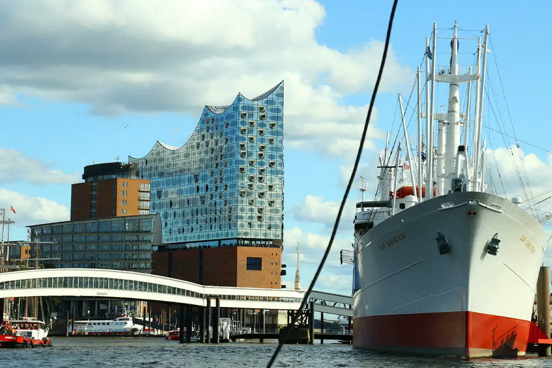 Freizeitaktivitäten Deutschland: Hafenrundfahrt Hamburg