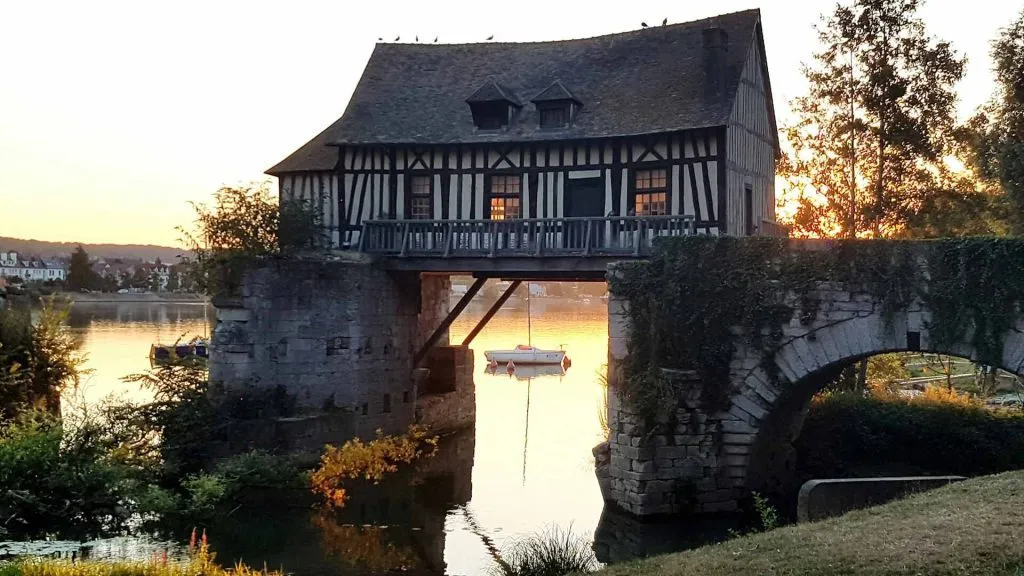 mauro trenti JaB7a7vSQ4c unsplash 1 1 Vernon Normandie