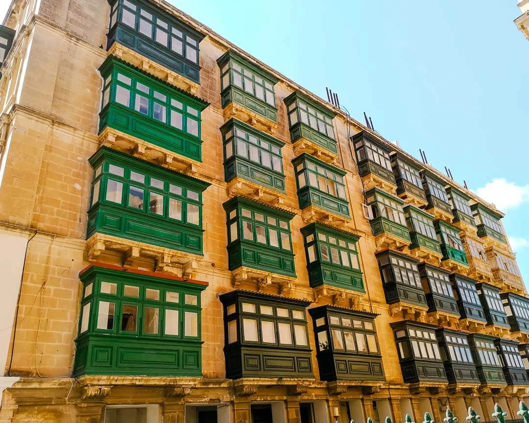 valletta maltesische balkone valletta maltesische balkone
