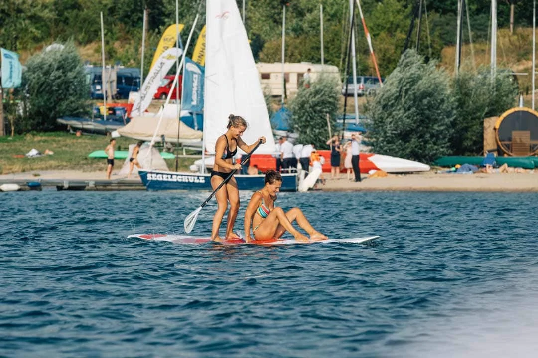 Stand up Paddling Cospudener See Neuseeland Wasserstadt Freizeit Philipp Kirschner leipzig.travel 1