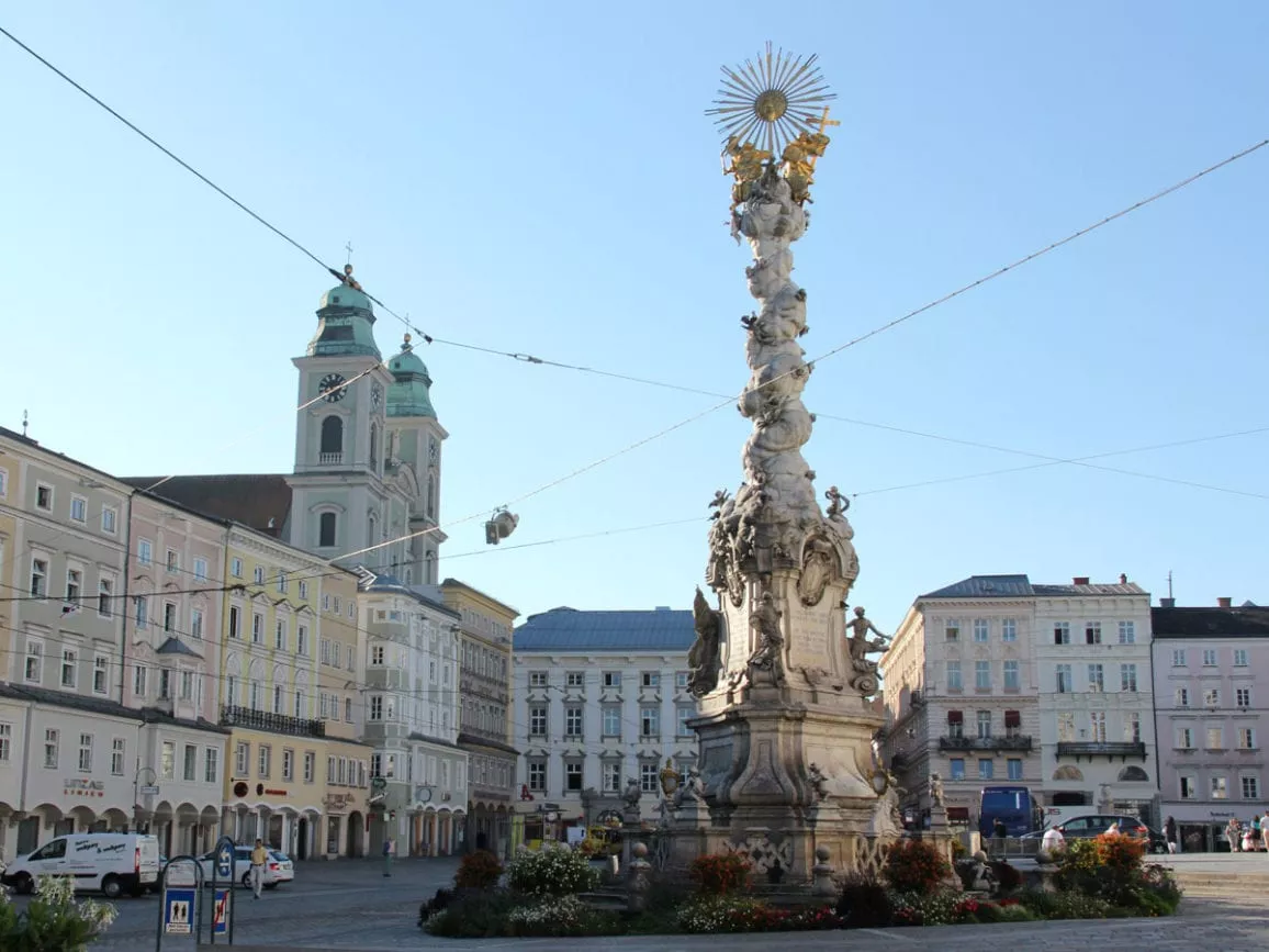 linz hauptplatz pestsaeule