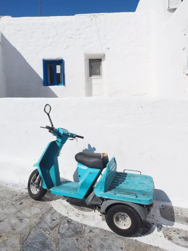 moped in mykonos Moped in Mykonos