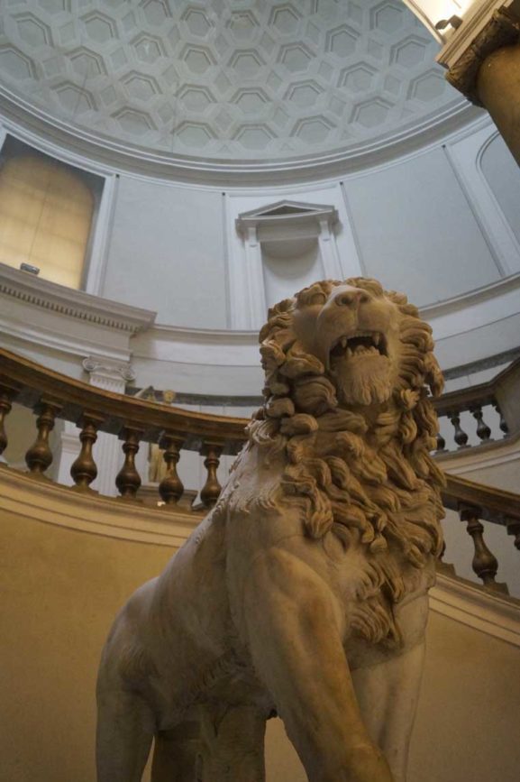 Neapel Archäologisches Nationalmuseum eingangshalle