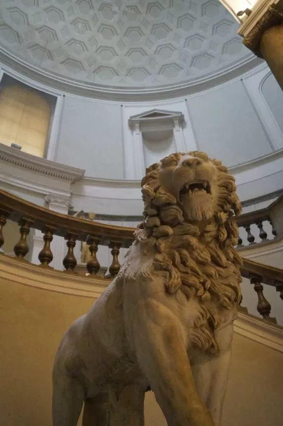 Neapel Archäologisches Nationalmuseum eingangshalle