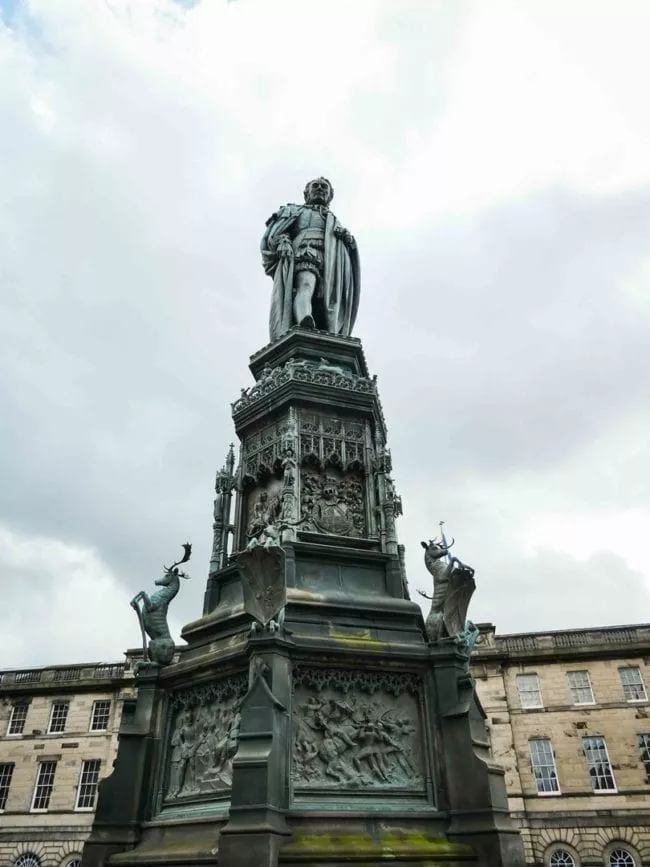 edinburgh Statue vor St. Giles Cathedral