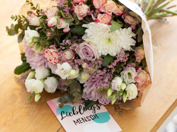 Was Schenkt Man Seiner Mutter Zum Geburtstag Was schenkt man seiner Mutter? Die TOP 58 Geschenke für die Mama!