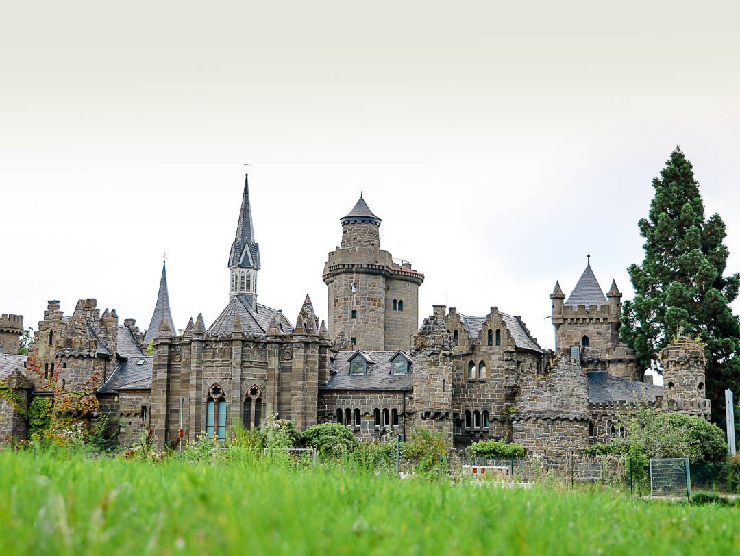 Löwenburg Kassel außen