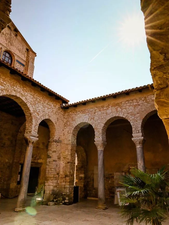 istrien euphrasius basilika innenhof