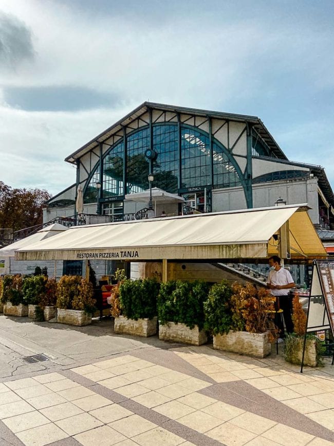 pula markthalle außen