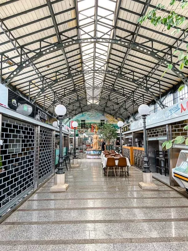 pula markthalle innen