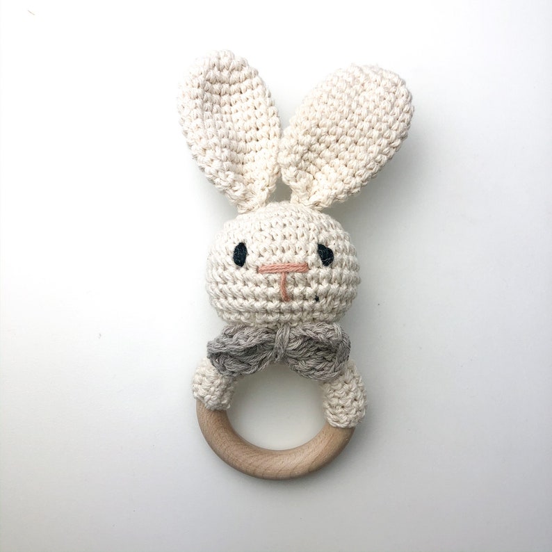 geschenk Häkelrassel MyLittleMiracleDE