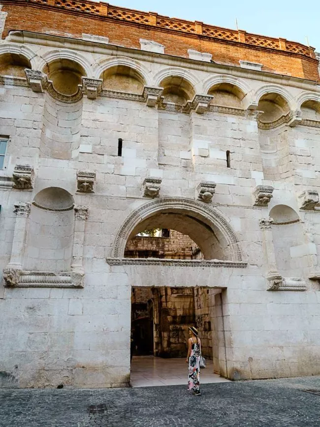 Split Goldenes Tor 3