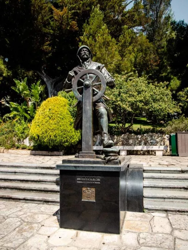 monaco gaerten von st martin statue