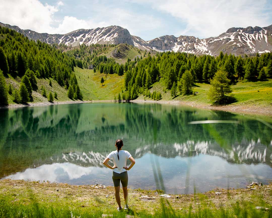 suedfrankreich lac de serre poncon gebirgssee