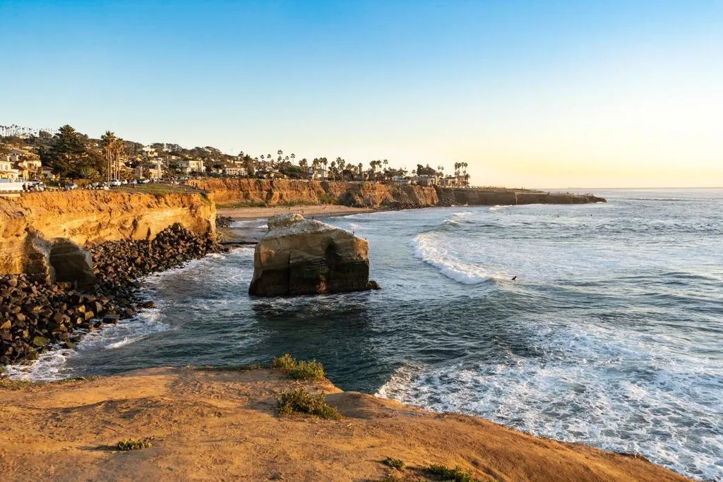Depositphotos 654959798 L kleiner.jpg Sonnenuntergang Sunset Cliffs San Diego
