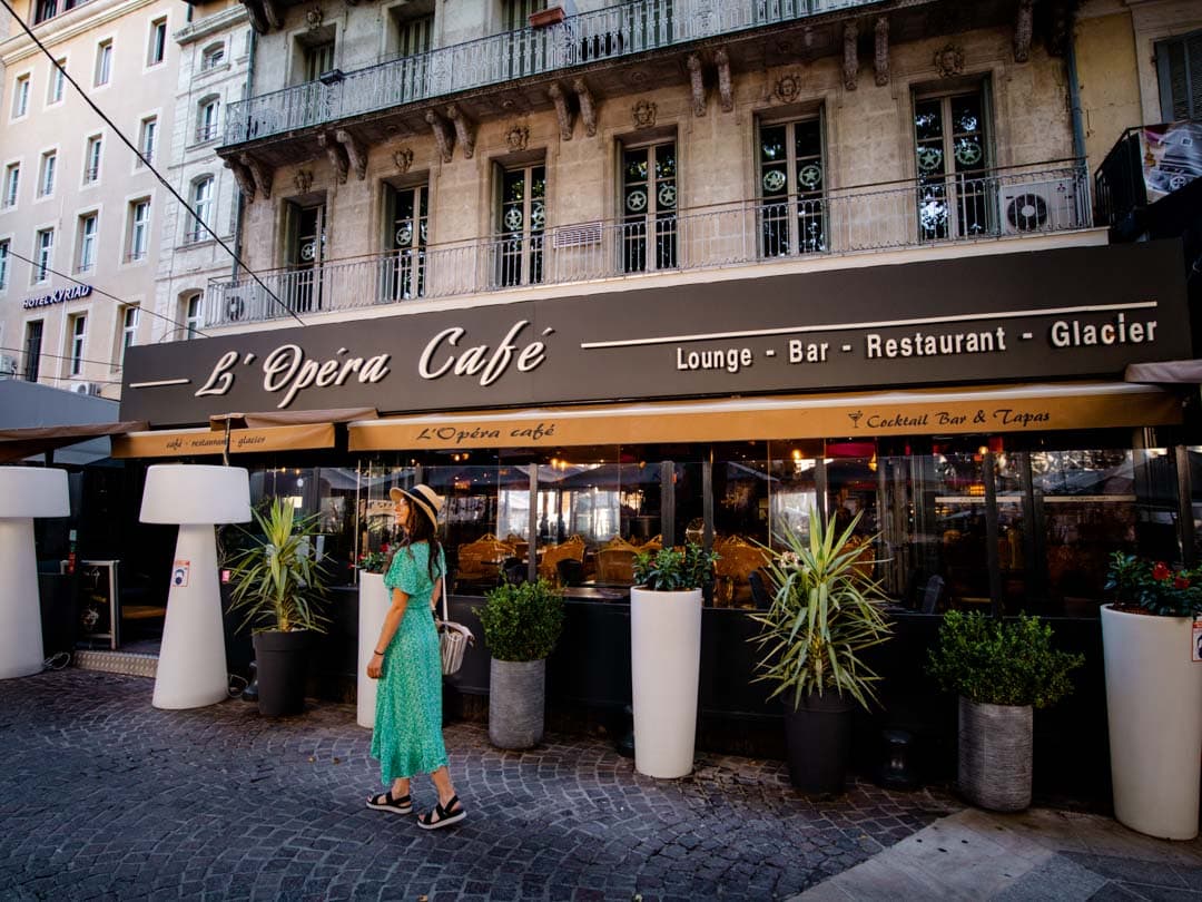 avignon place de lhorloge restaurant