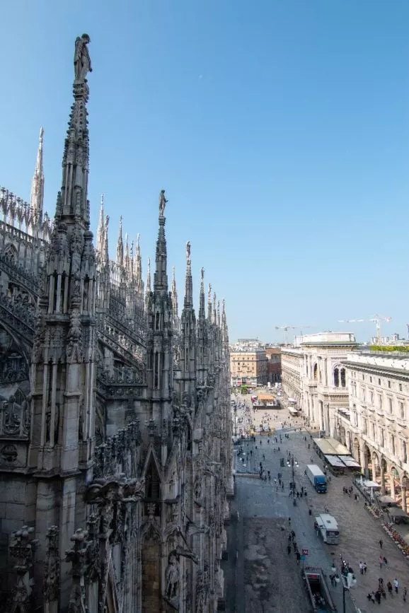 Mailänder dom Seitenschiff