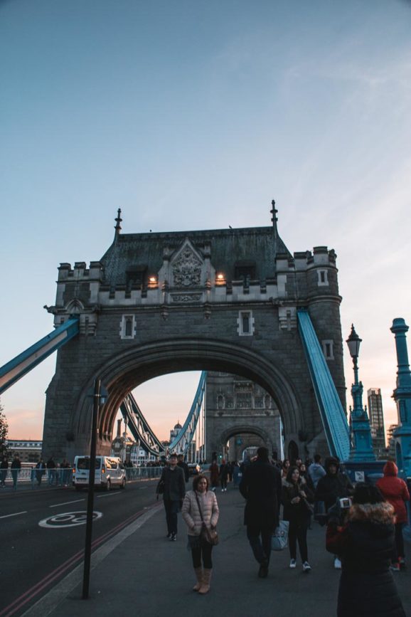 tower bridge fussgaengerweg