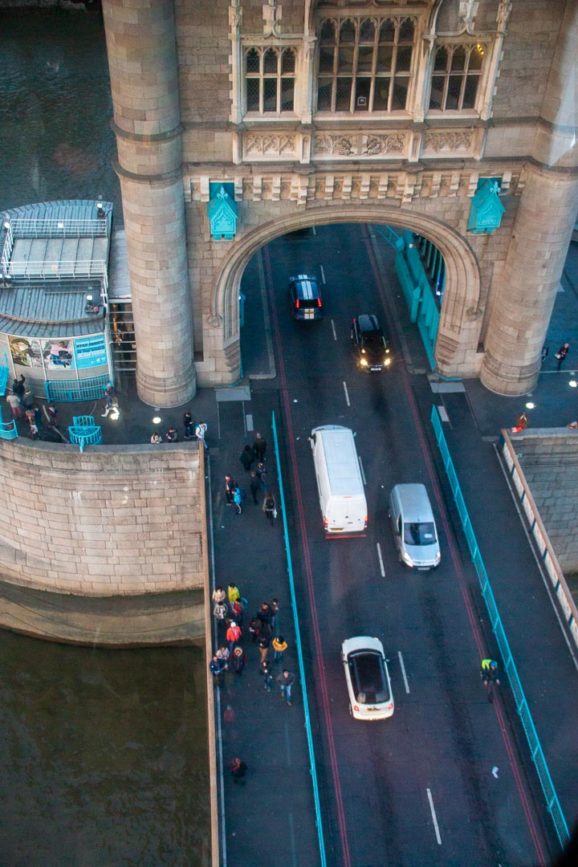 tower bridge glasboden 2