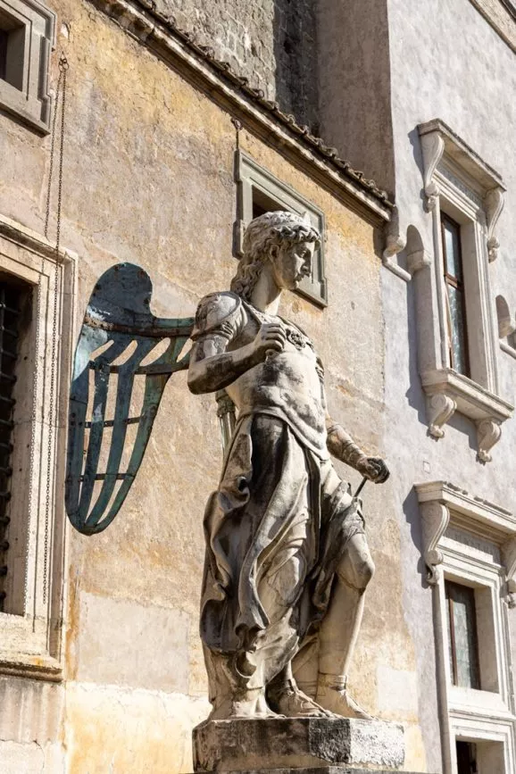 engel auf der engelsbruecke