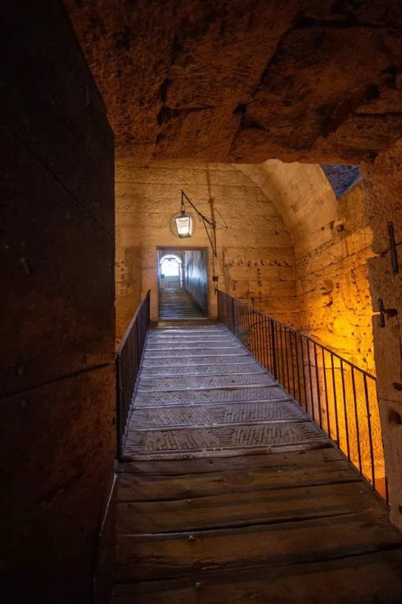 engelsburg innen aufgang