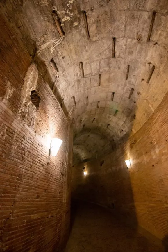 engelsburg innen gang