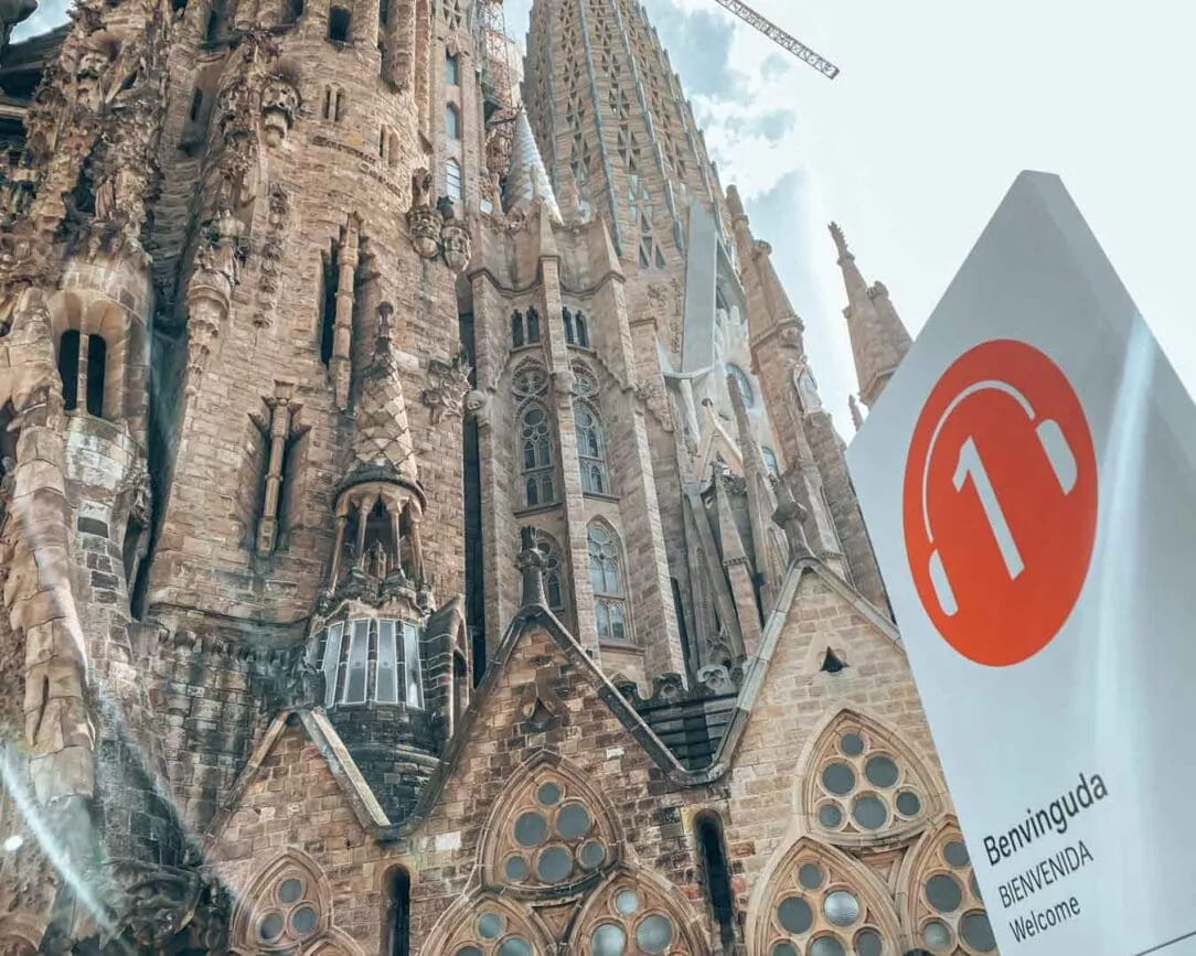 barcelona sagrada familia audioguide app