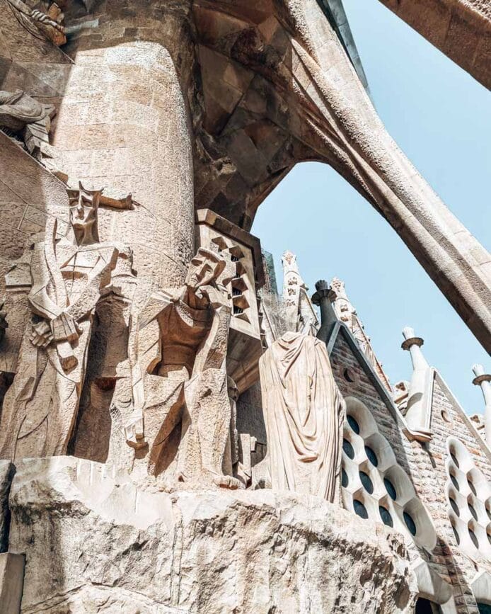 barcelona sagrada familia passionsfassade details