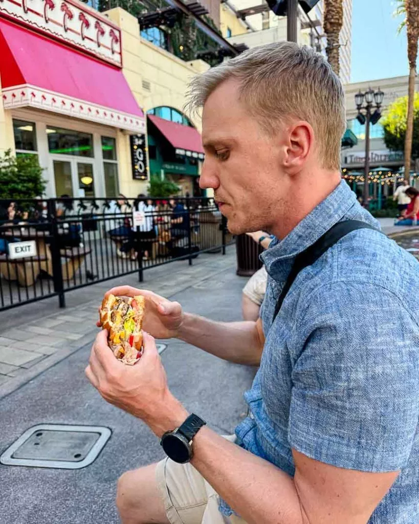 Burger Essen in der Linq Promenade in Las Vegas