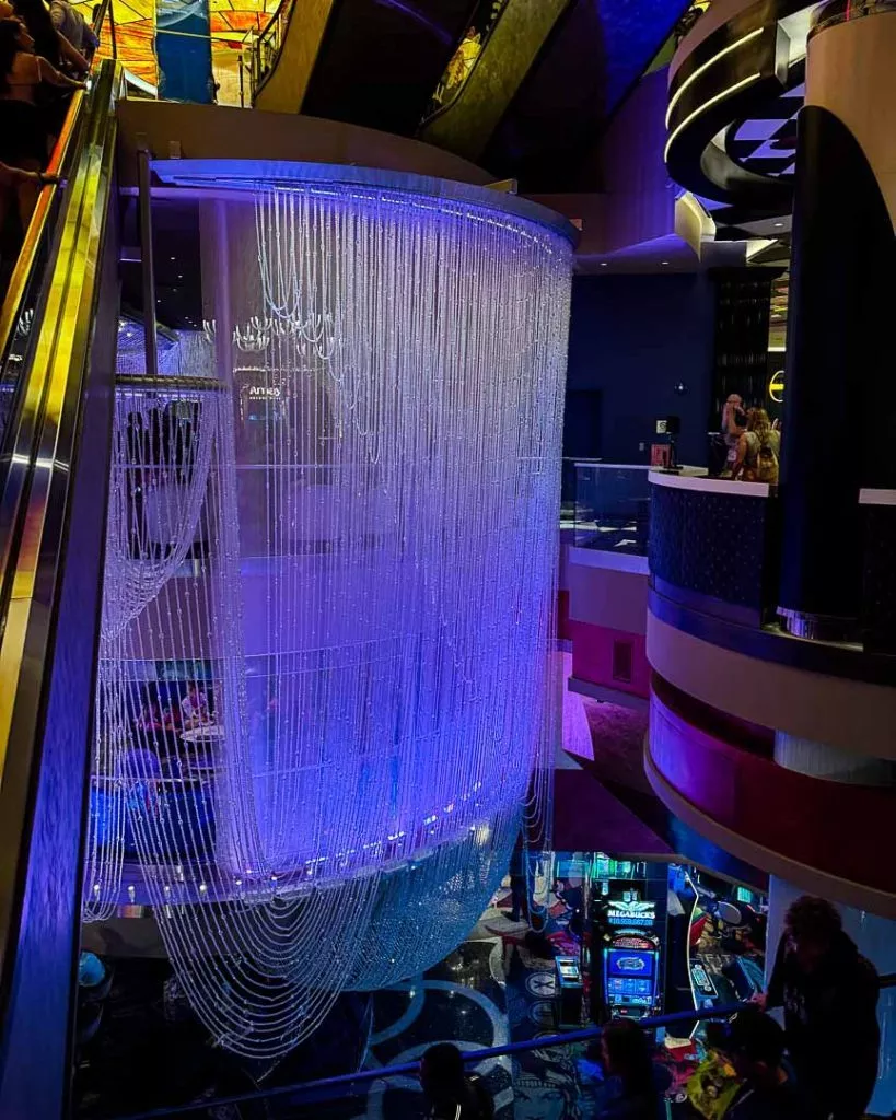 Chandelier Bar im Cosmopolitan Hotel