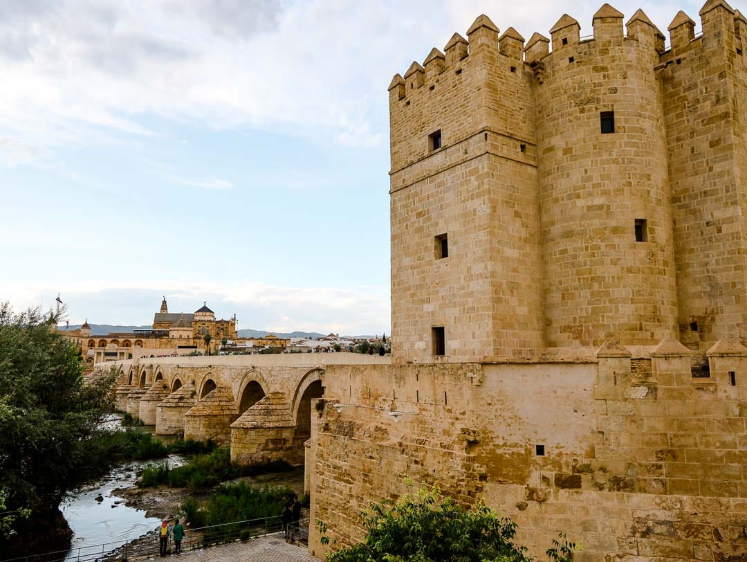cordoba roemische bruecke wachturm torre de la calahorra cordoba roemische bruecke wachturm torre de la calahorra