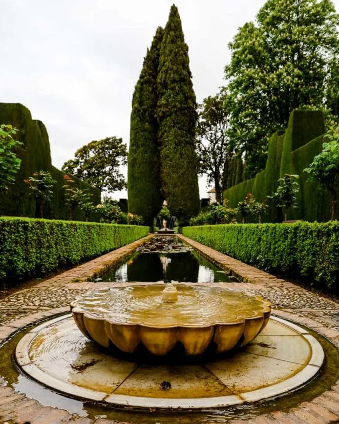 granada alhambra generalife gaerten brunnen