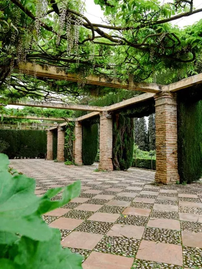 granada alhambra generalife pavilion