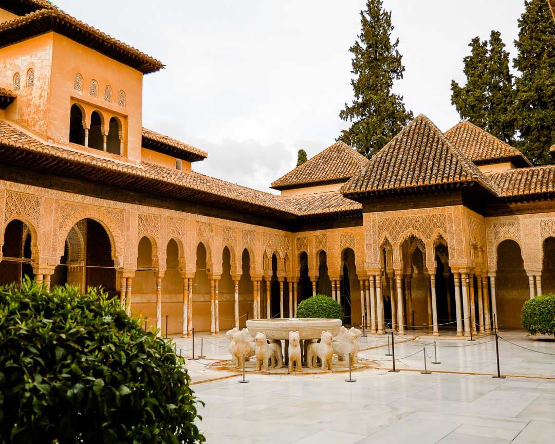 granada alhambra nasridenpalaeste loewenhof