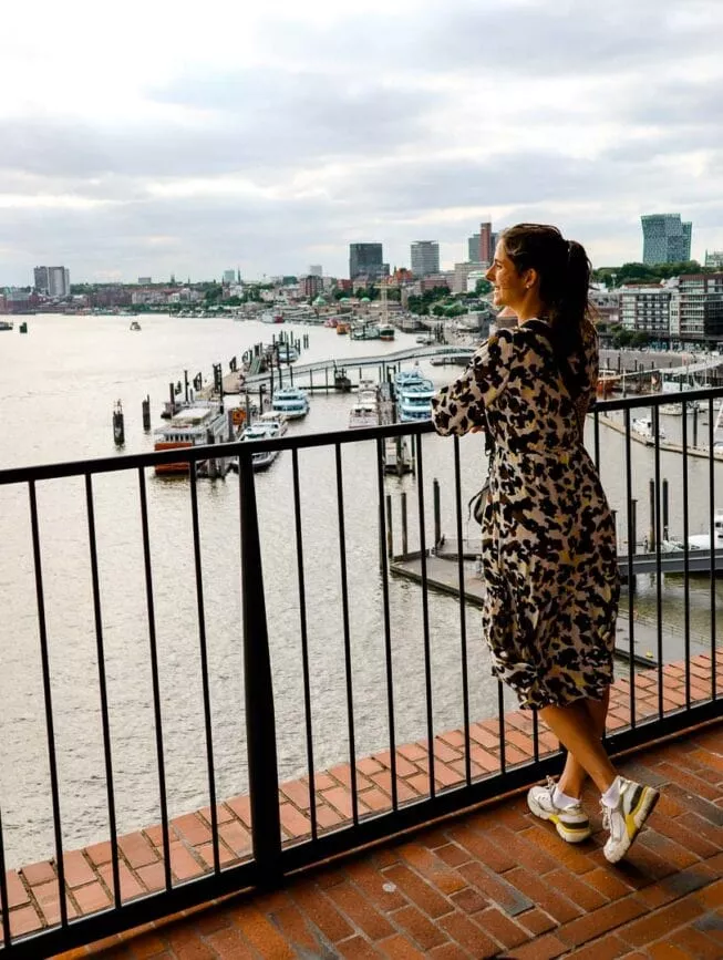 hamburg elbphilharmonie plaza aussicht hafen