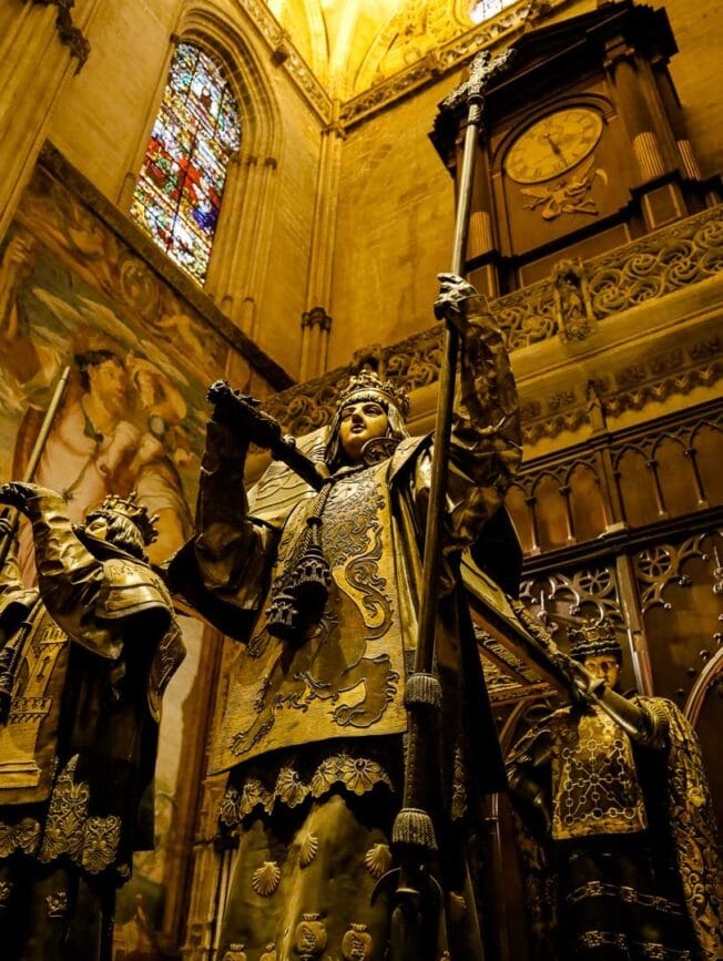 kathedrale in sevilla grab von kolumbus 2