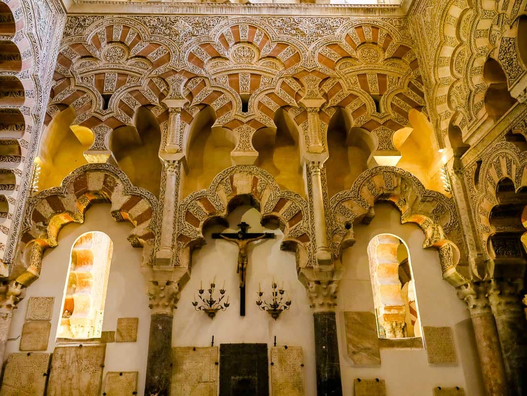 mezquita cordoba maurische elemente und kreuz